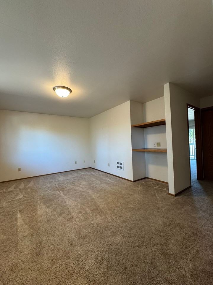 8th Street Apartments - Photo 4 of 50