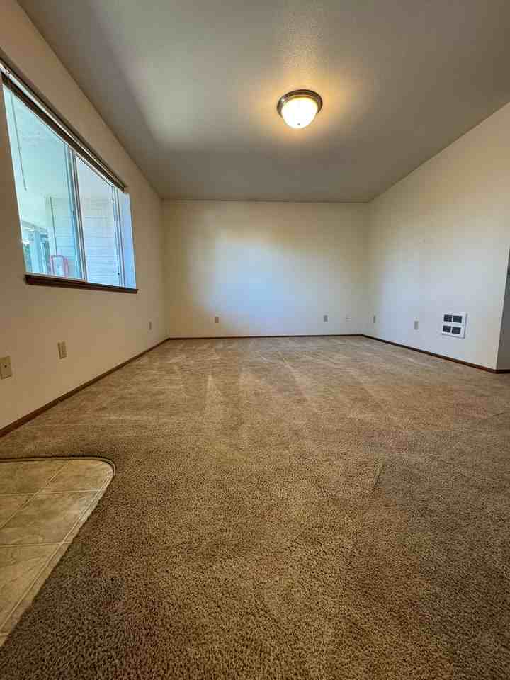 8th Street Apartments - Photo 6 of 50