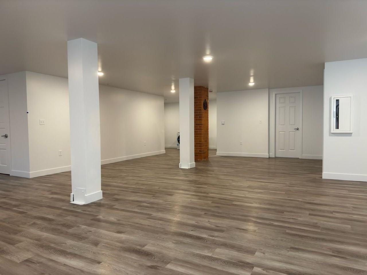186 N Holly St - Photo 4 of 13