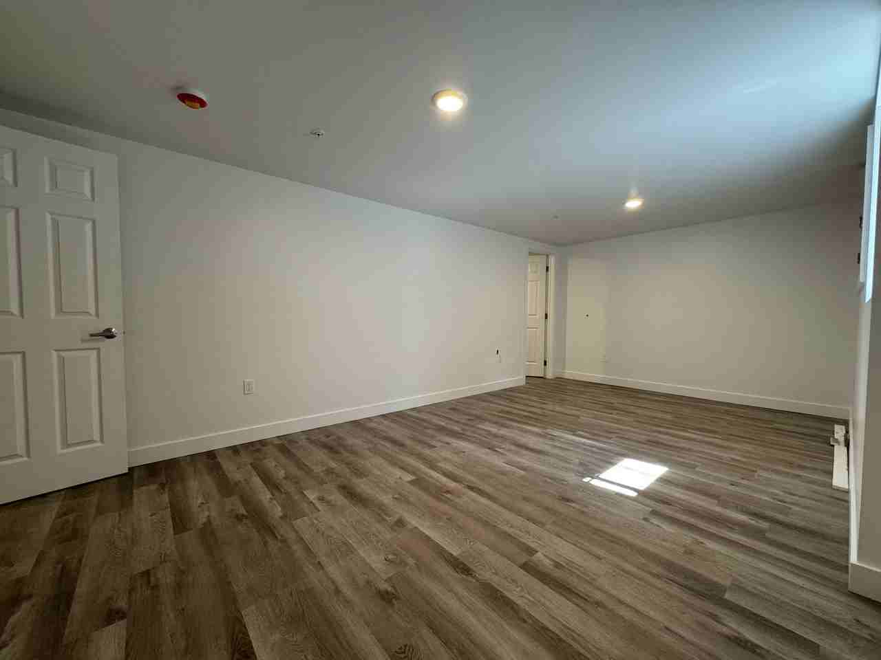 186 N Holly St - Photo 5 of 13