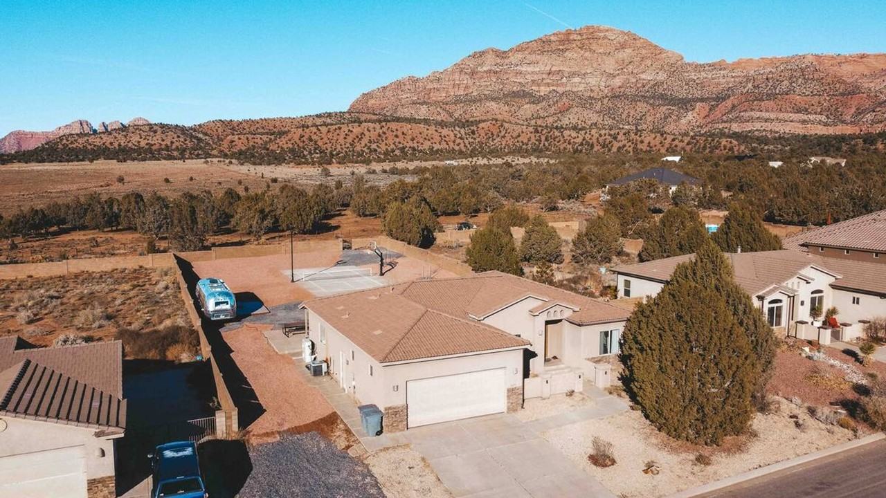 1173 E Big Pinion Ln - Photo 2 of 32