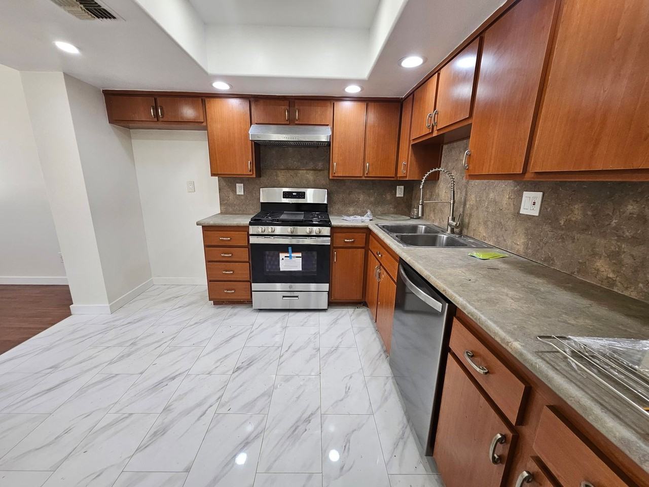 20967 Judah Ln - Photo 3 of 24