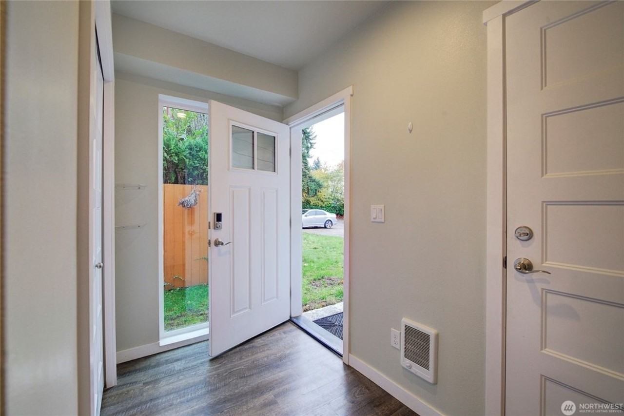 12607 Ne 132nd St #A - Photo 2 of 24