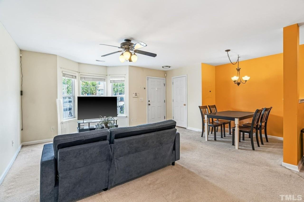 2601 Ivory Run Way - Photo 6 of 15