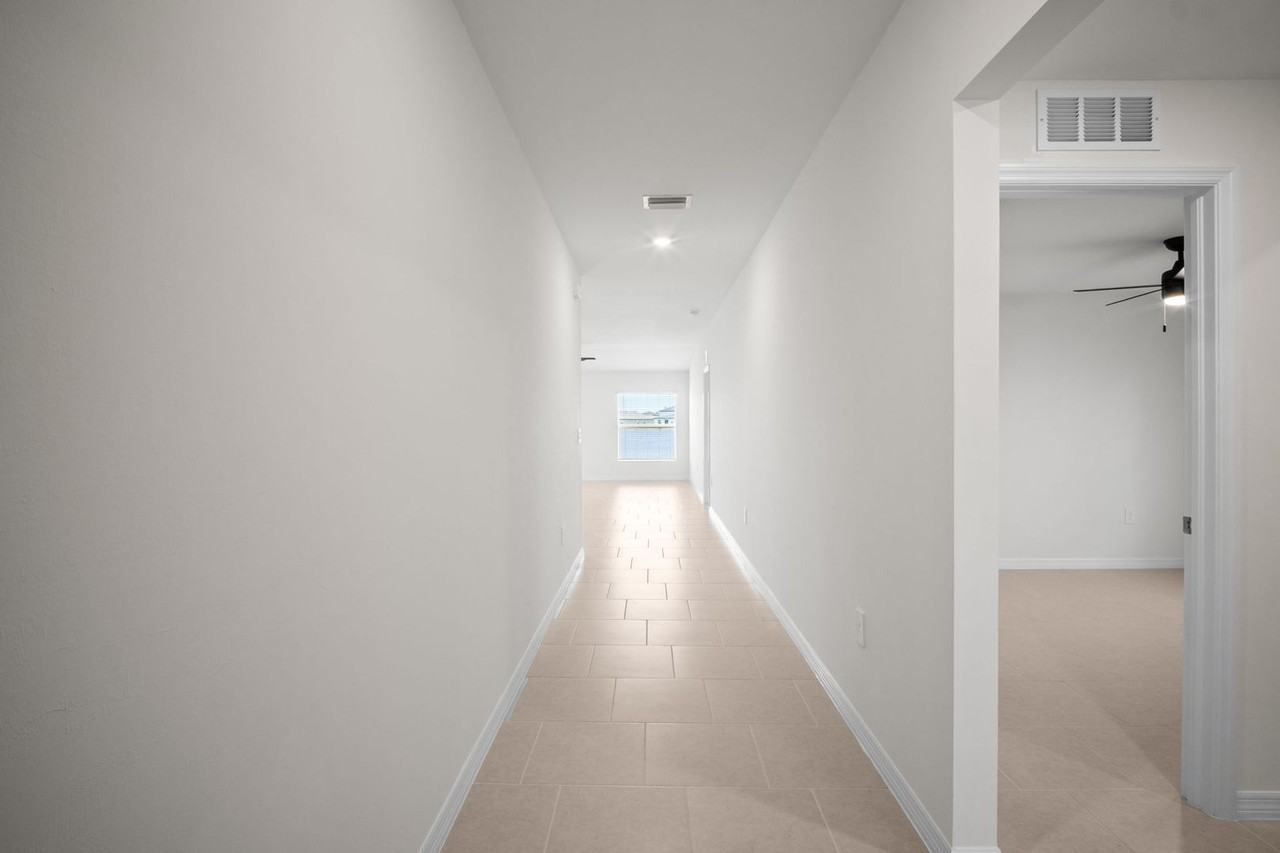 17633 Paradiso Way - Photo 5 of 32