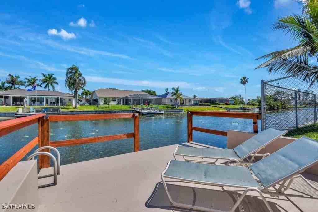 317 Sw 15th Ter - Photo 2 of 22