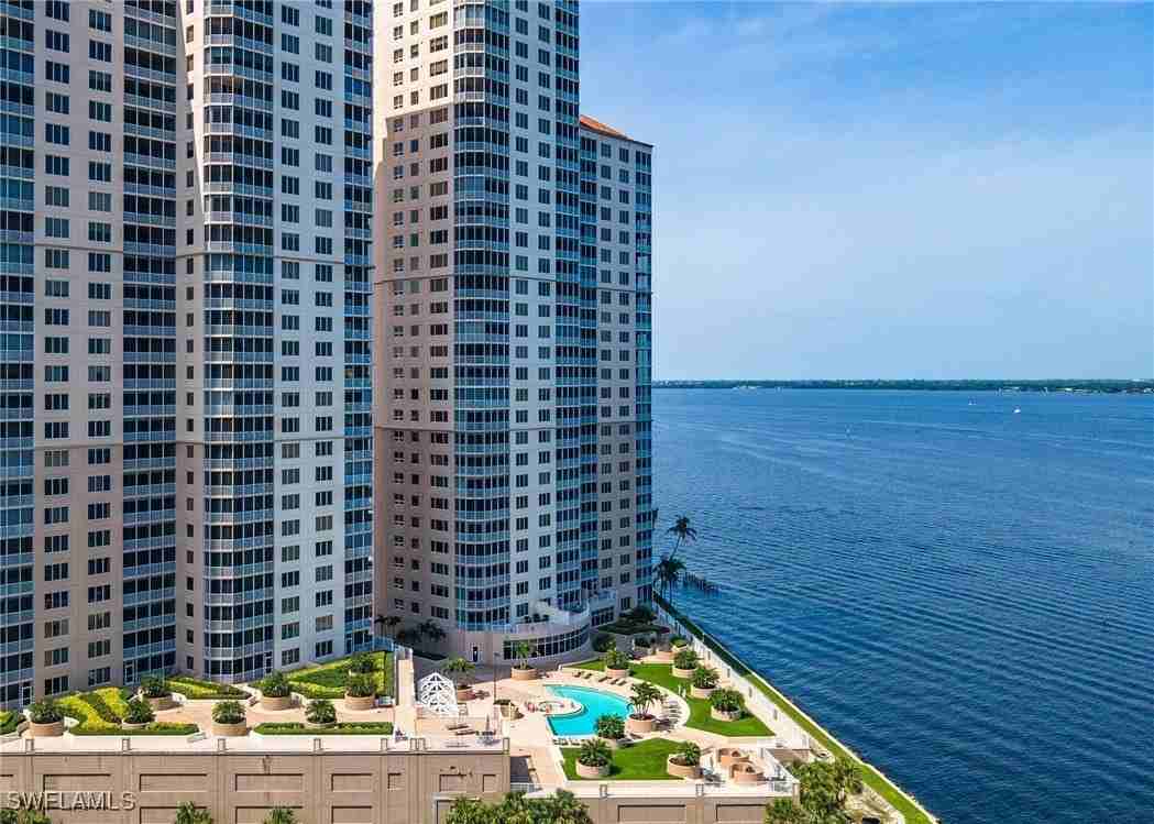 2104 W 1st St Apt 1902 #1902 - Photo 3 of 36