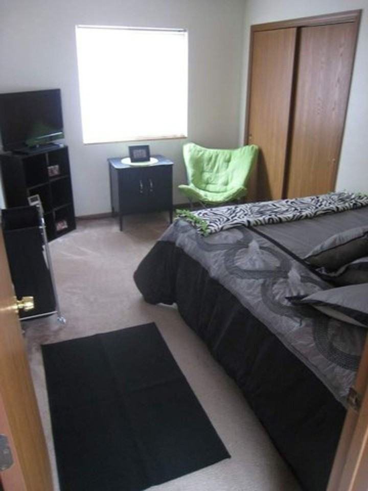 3369 & 3377 N Oakland Ave - Photo 3 of 10