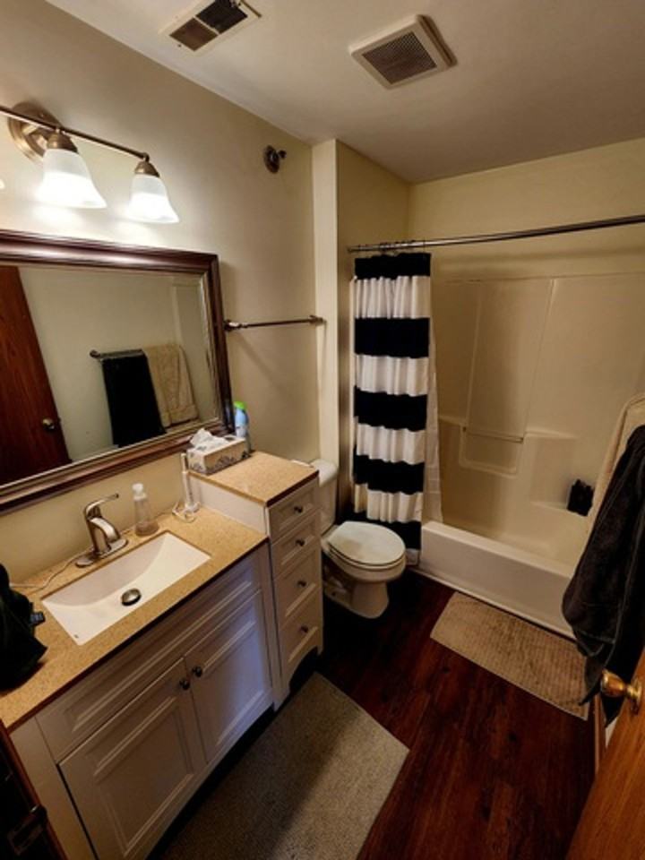 3369 & 3377 N Oakland Ave - Photo 4 of 10