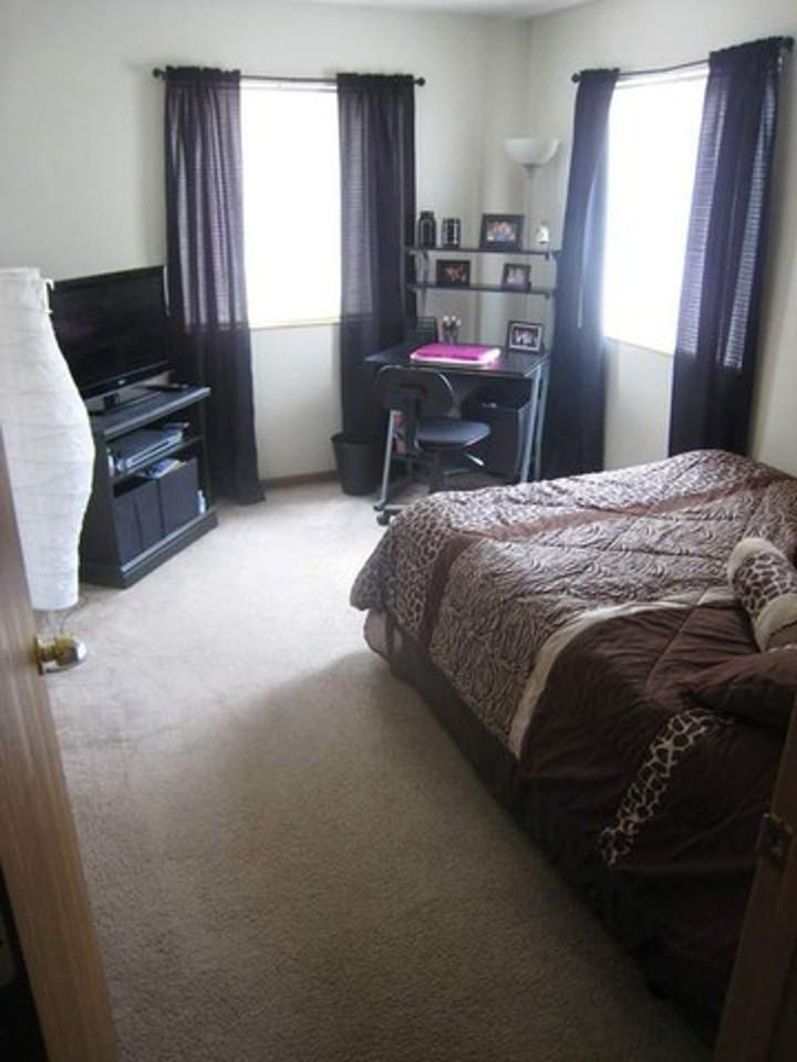 3369 & 3377 N Oakland Ave - Photo 5 of 10