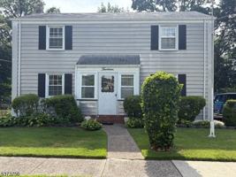 featured image of 14 9th Ave #2