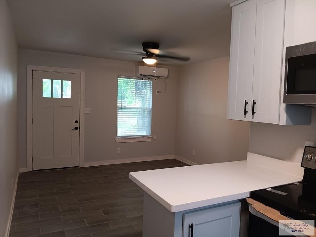 110 W Sixth St - Photo 2 of 20