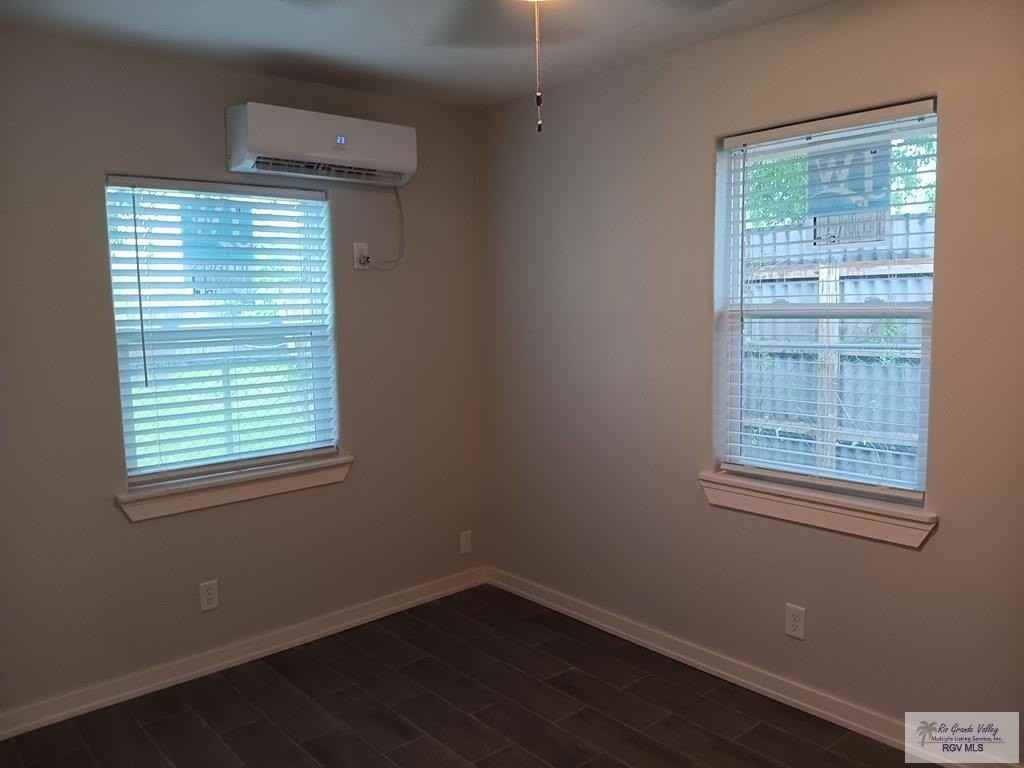 110 W Sixth St - Photo 7 of 20