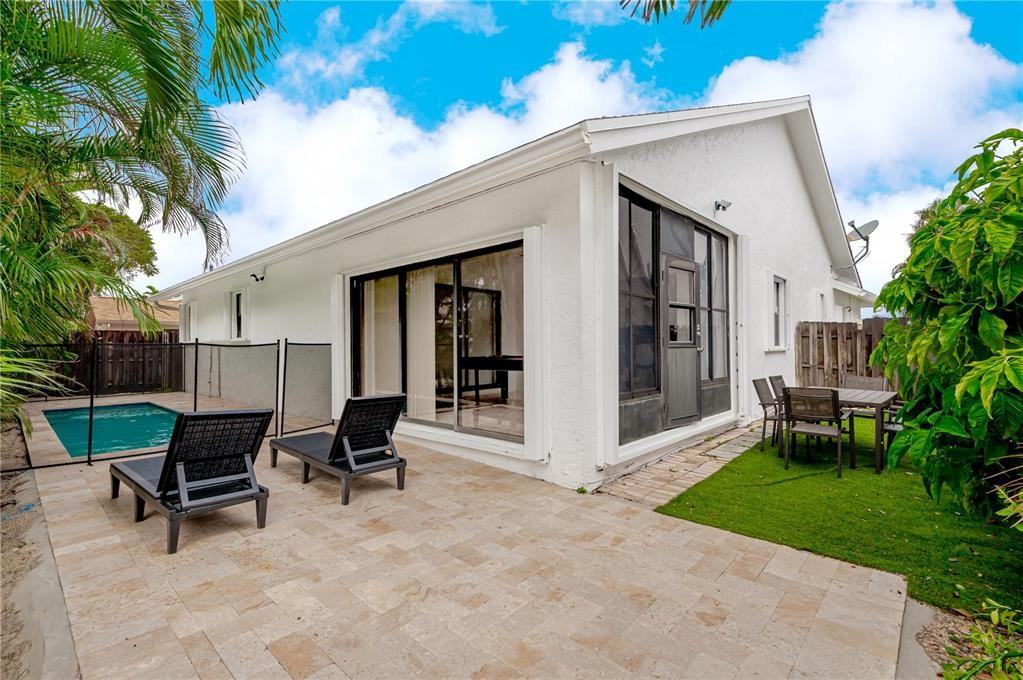 Se 9th St - Photo 2 of 8