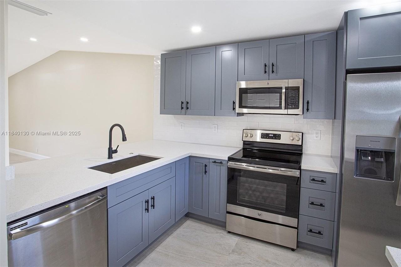 9431 Boca Cove Cir #1009 - Photo 2 of 30