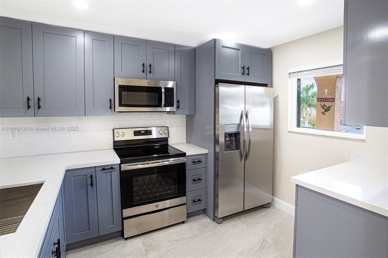 9431 Boca Cove Cir #1009 - Photo 3 of 30