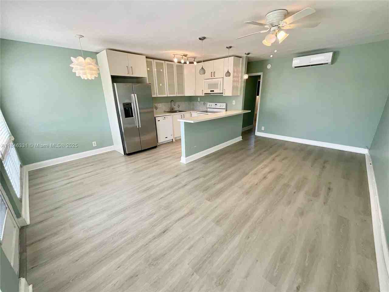 2716 Northeast 30th Place #207C - Photo 2 of 32