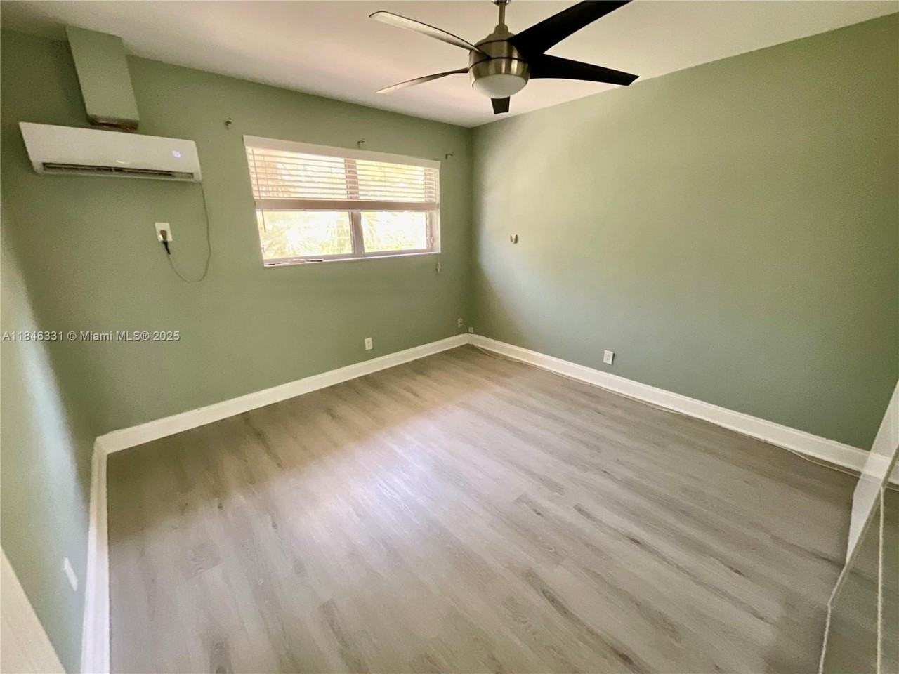 2716 Northeast 30th Place #207C - Photo 6 of 32