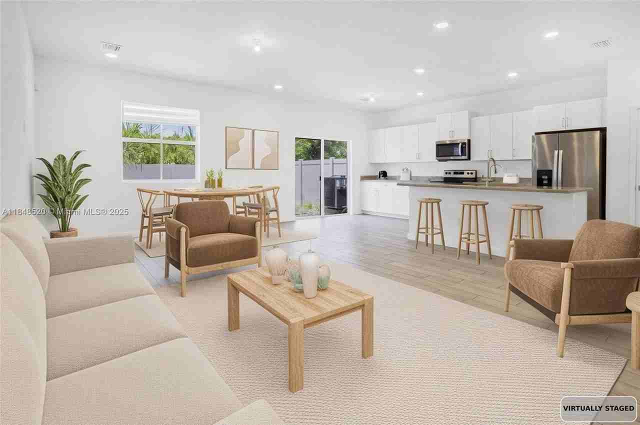 846 Se 19th St #0 - Photo 7 of 50