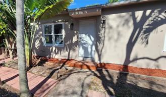 1221 N 58th Ave #C - Photo 1 of 1
