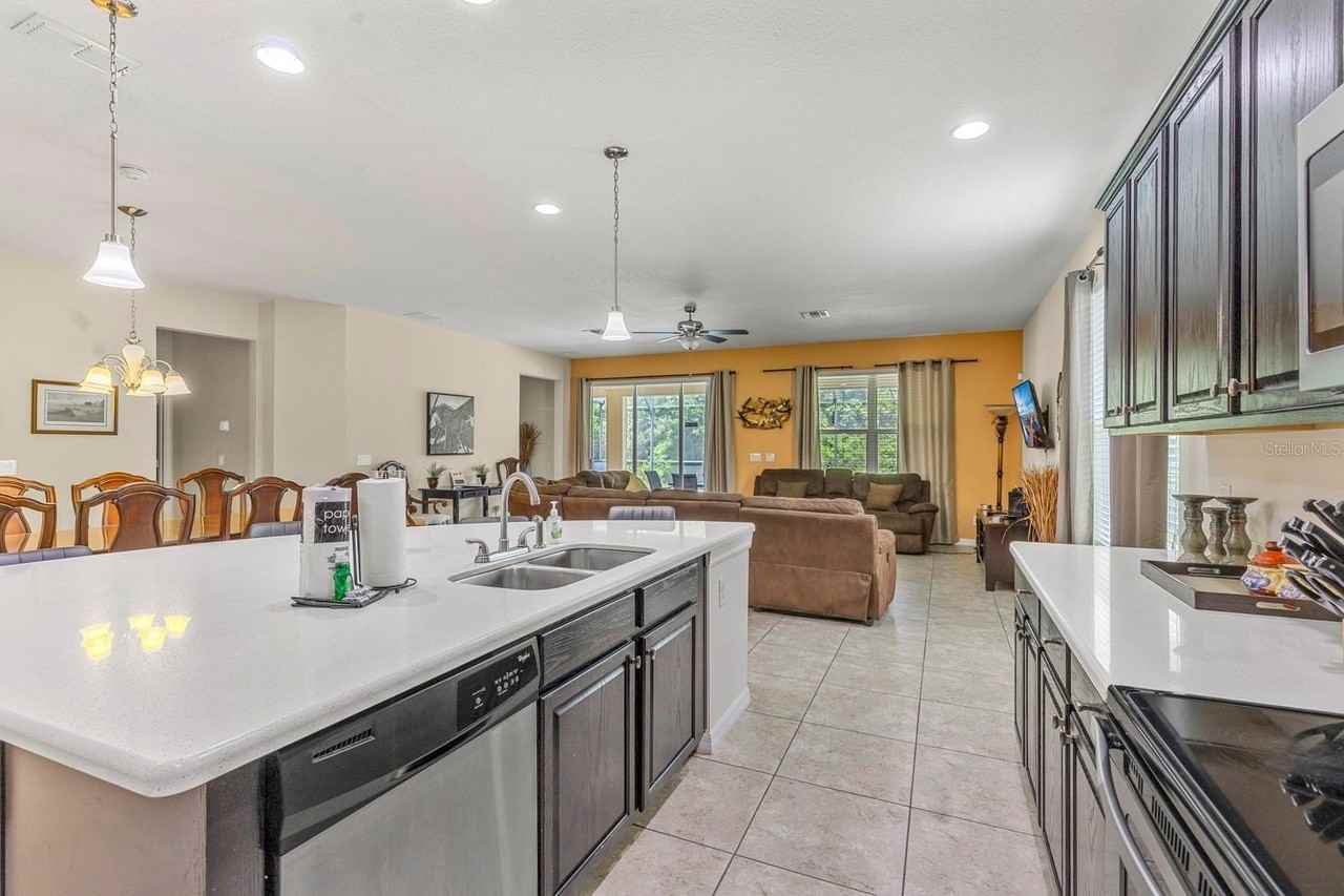 946 Suffolk Place - Photo 6 of 41