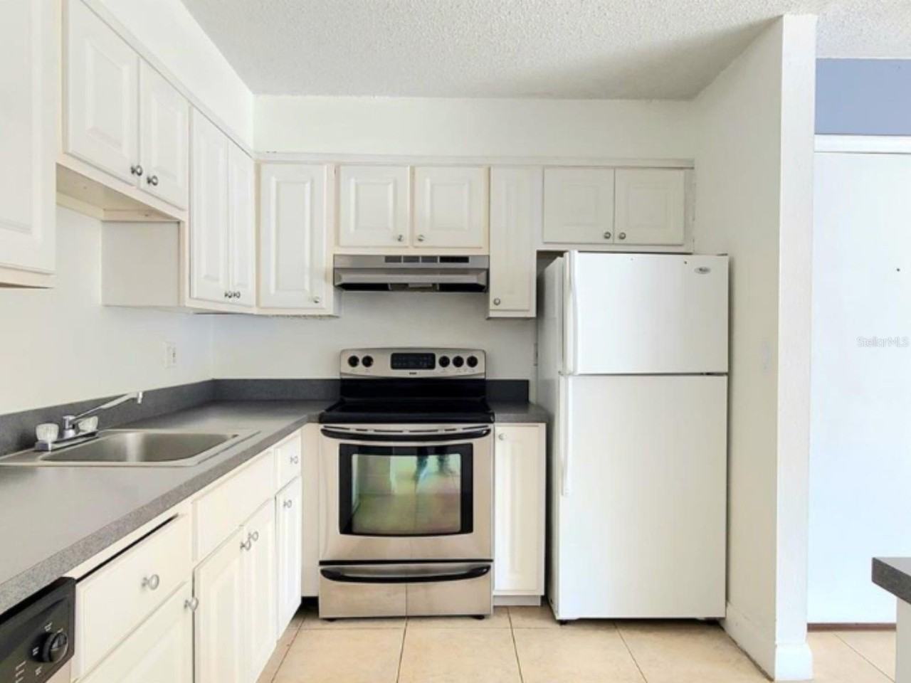 496 Banyon Tree Cir #204 - Photo 7 of 14