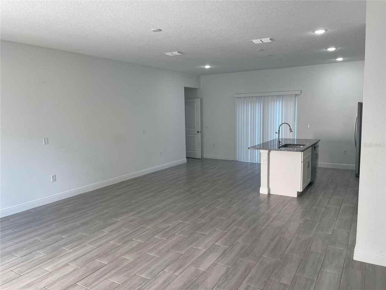 104 West Greenbrier Place - Photo 4 of 13