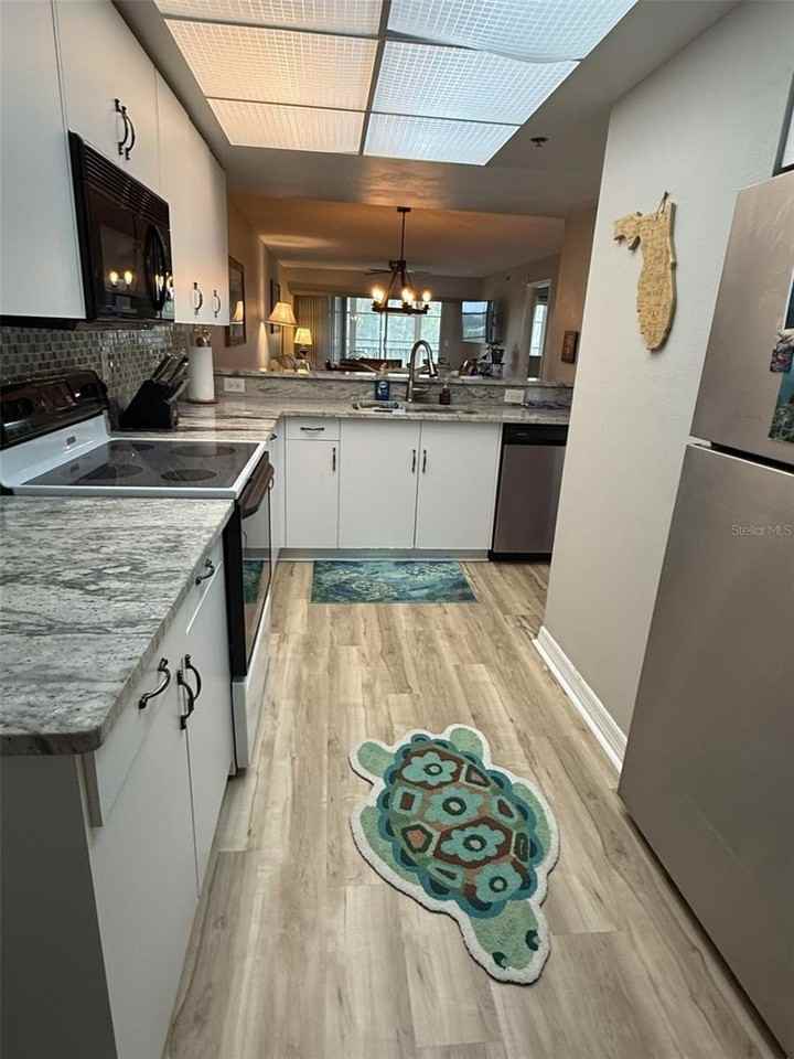 9510 Harbor Greens Way #407 - Photo 7 of 41