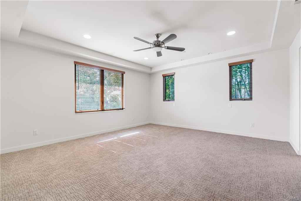 1542 Manhattan Beach Blvd - Photo 2 of 8