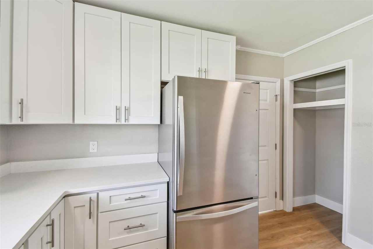 951 Lantana Ave - Photo 7 of 47