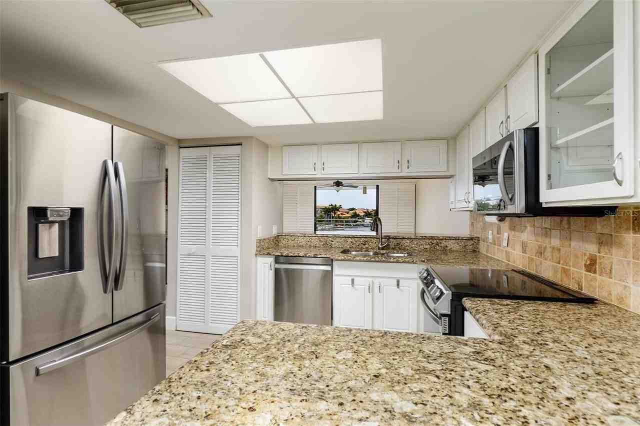 2775 Kipps Colony Dr S #205 - Photo 7 of 50