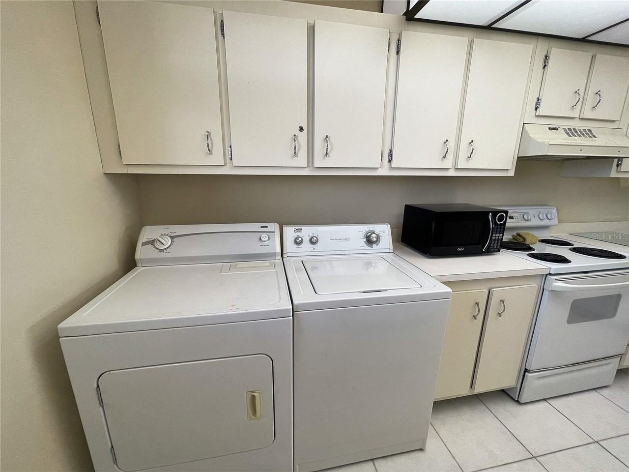 15462 Gulf Blvd #704 - Photo 4 of 27