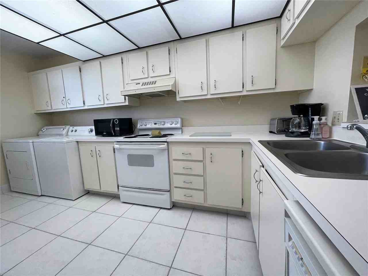 15462 Gulf Blvd #704 - Photo 7 of 27