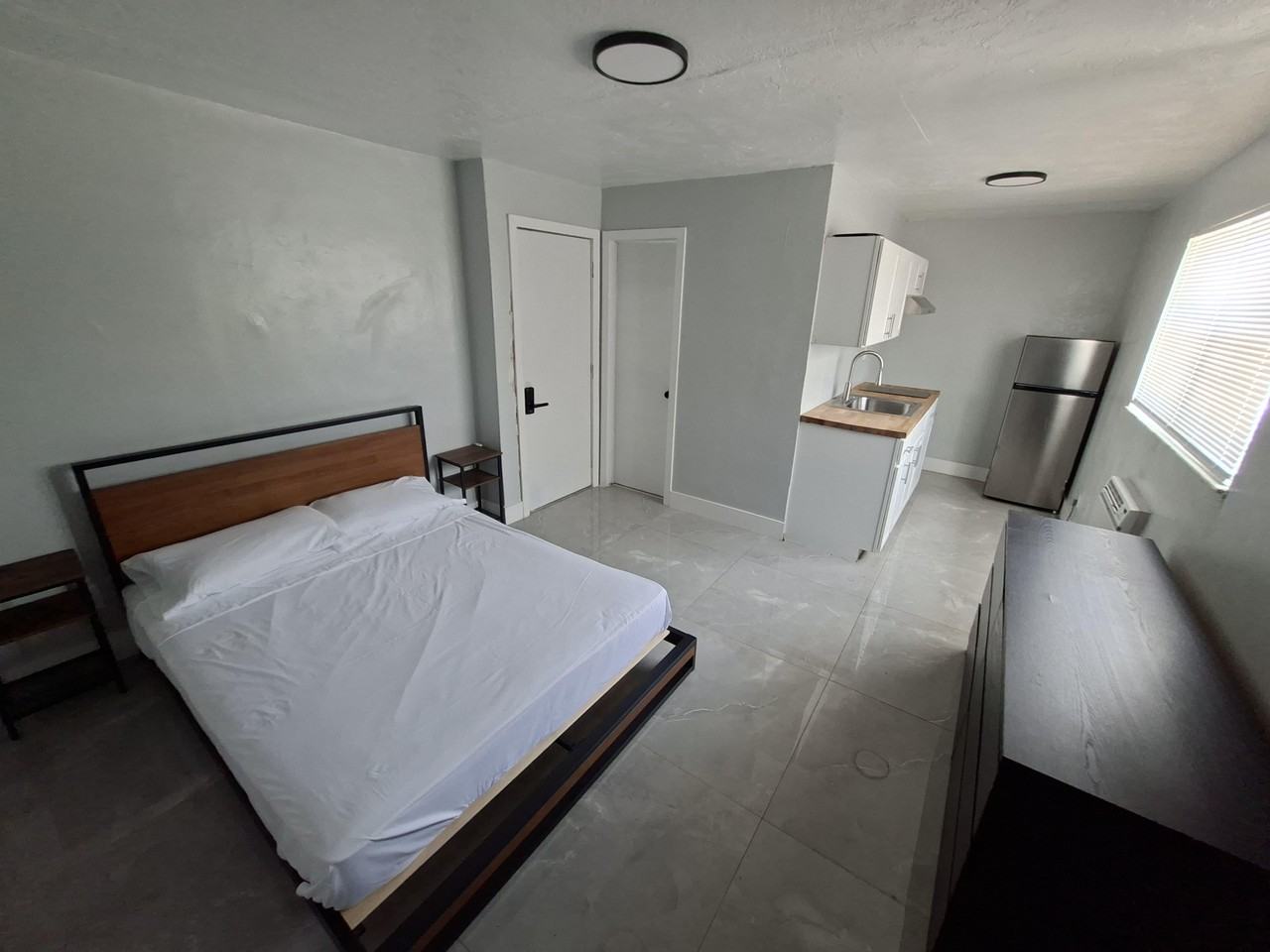 Nw 16th St - Photo 3 of 3