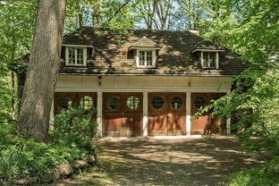 285 Corning Dr - Photo 1 of 1