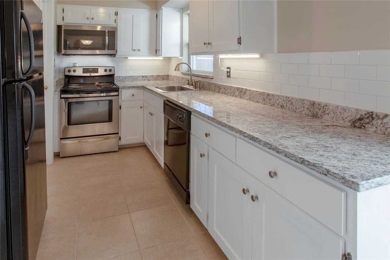 10299 62nd Ter - Photo 3 of 21