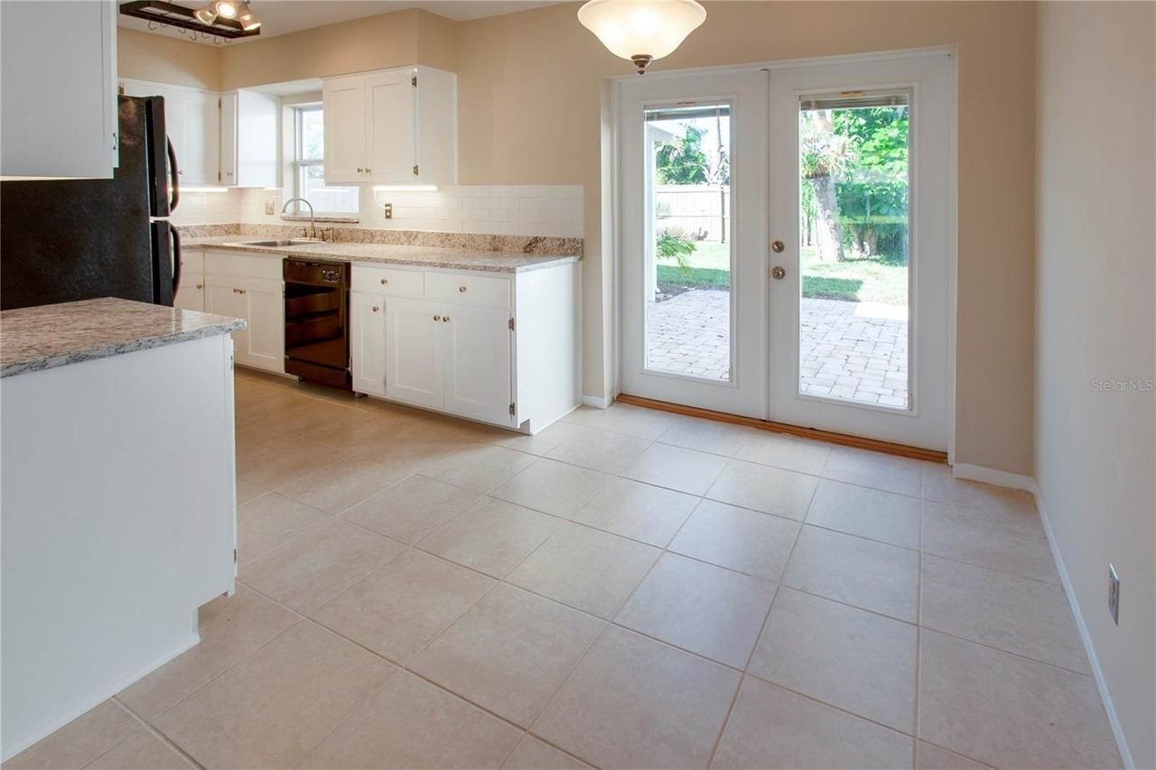 10299 62nd Ter - Photo 5 of 21