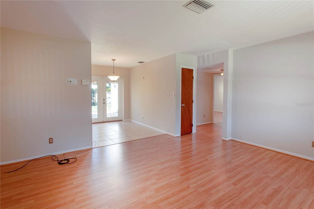 10299 62nd Ter - Photo 7 of 21