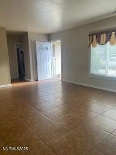 914 Melrose Dr - Photo 4 of 10