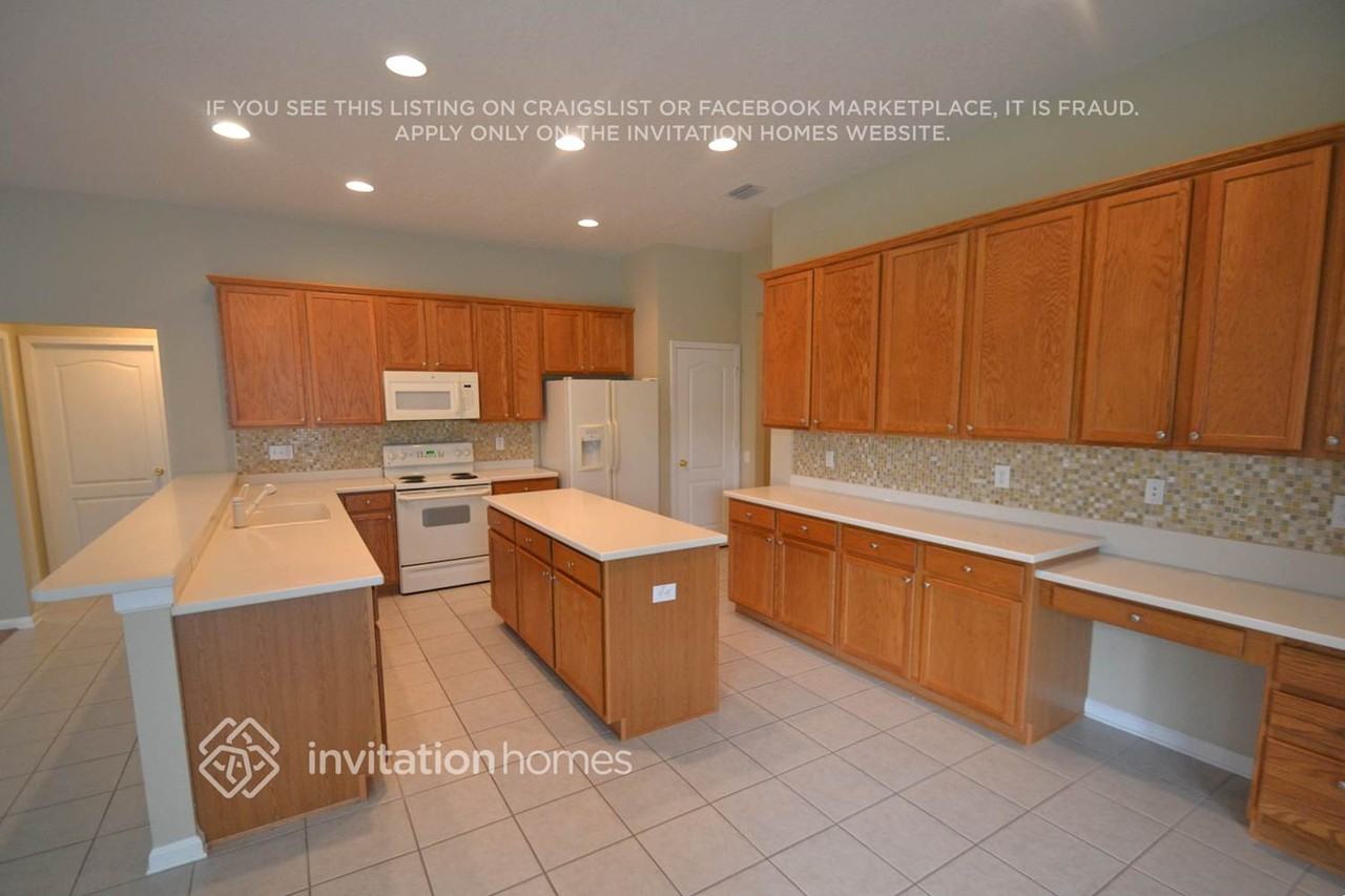 25748 Unbridled Ct - Photo 3 of 9