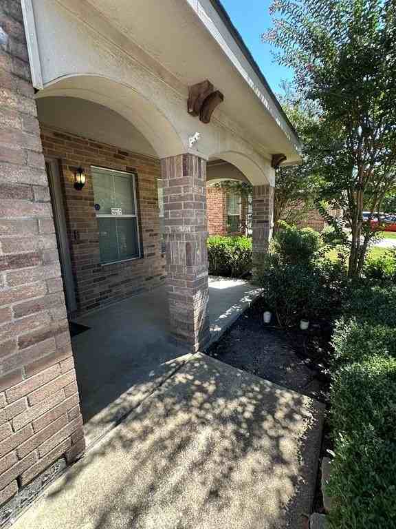 2038 Stagecoach Trl - Photo 4 of 40