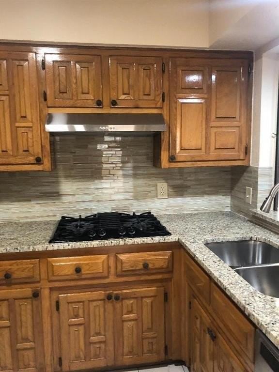 222 Syracuse Pl - Photo 5 of 13