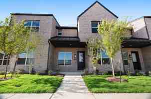 featured image of 1216 Eureka Springs St