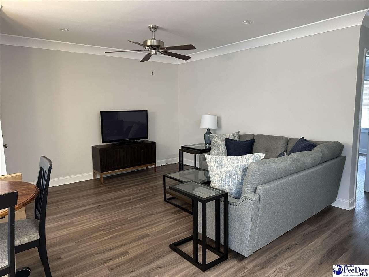 712 Cherokee Road - Photo 2 of 10