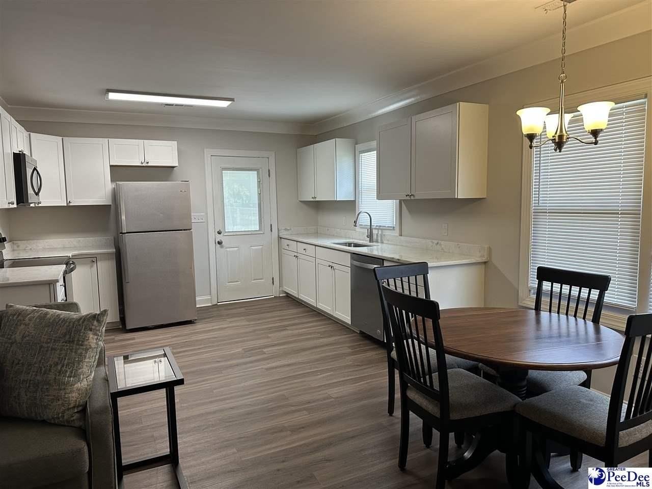 712 Cherokee Road - Photo 3 of 10