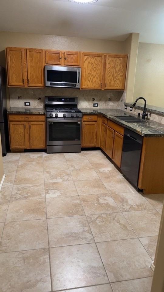 711 Sun Lodge Dr - Photo 6 of 20