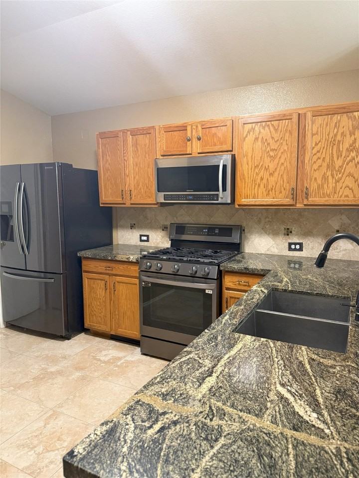 711 Sun Lodge Dr - Photo 7 of 20