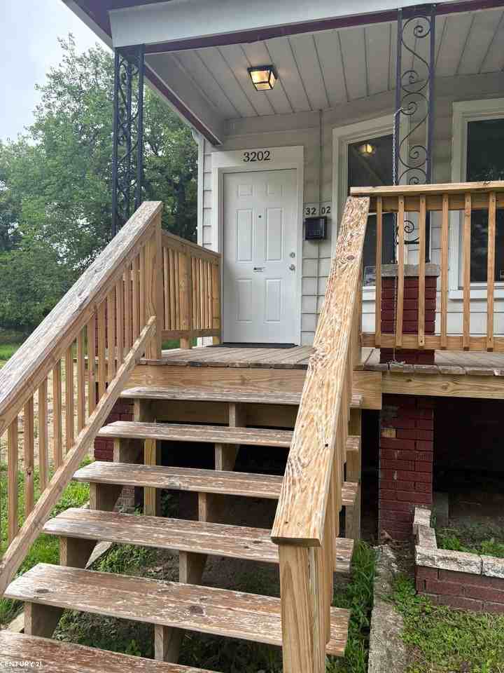 3202 Concord St - Photo 2 of 15