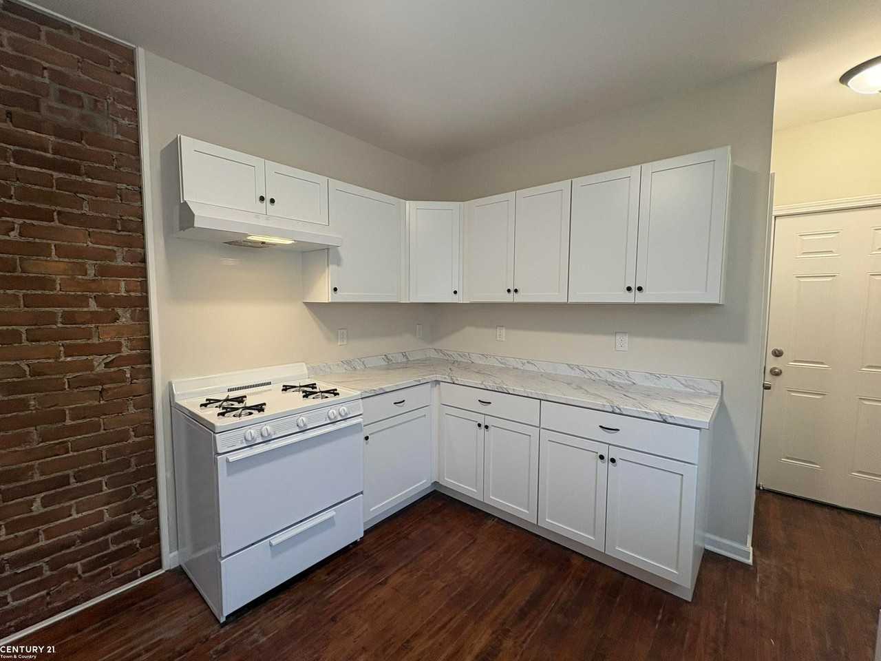 3202 Concord St - Photo 4 of 15