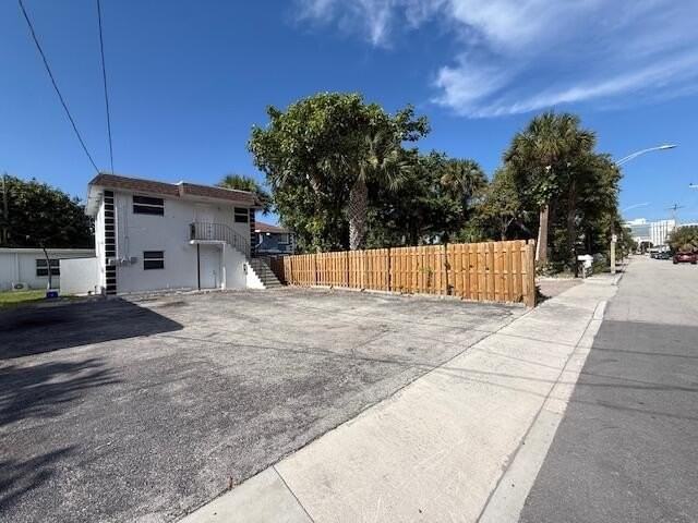 302 N Tamarind Ave #923-1 - Photo 4 of 24